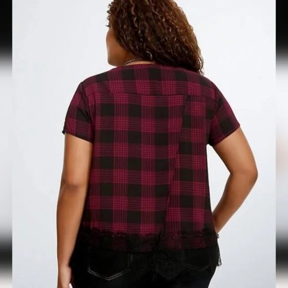 NWOT Torrid Womens Plaid Short Sleeve Top Lace Hem Sz 26 Black/Red Nylon/Polyest - Picture 2 of 13